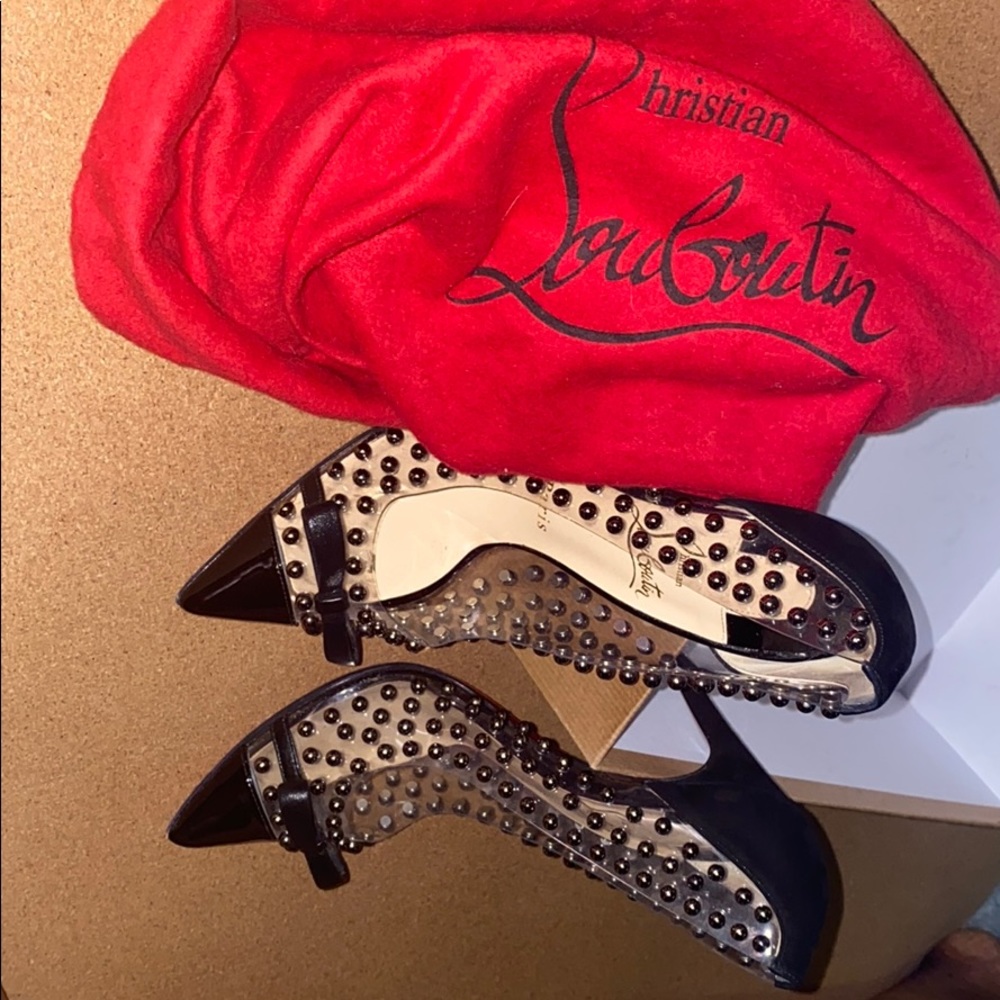 Christian louboutin studded pumps-best fit:US7/7.5